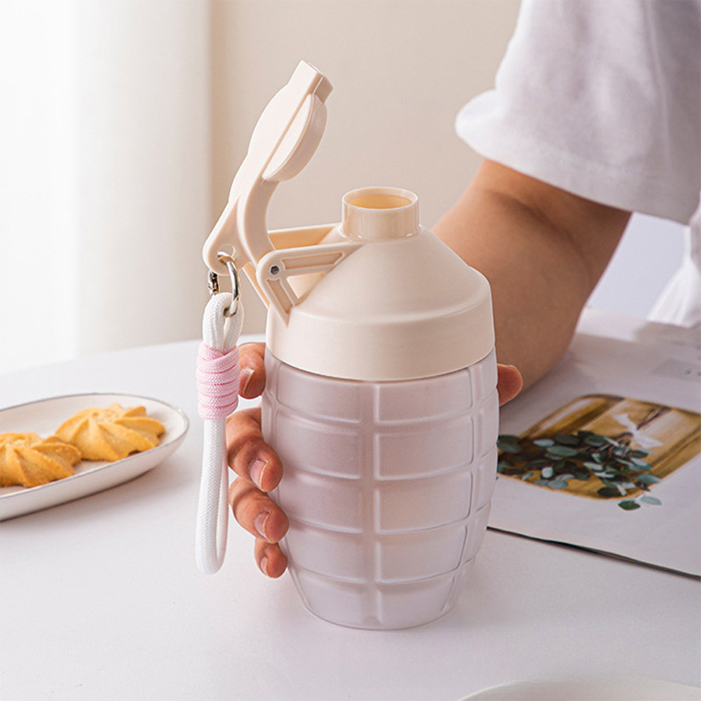 Fitness With Nutrition - زجاجة مياه رياضية بسعة 600 مل